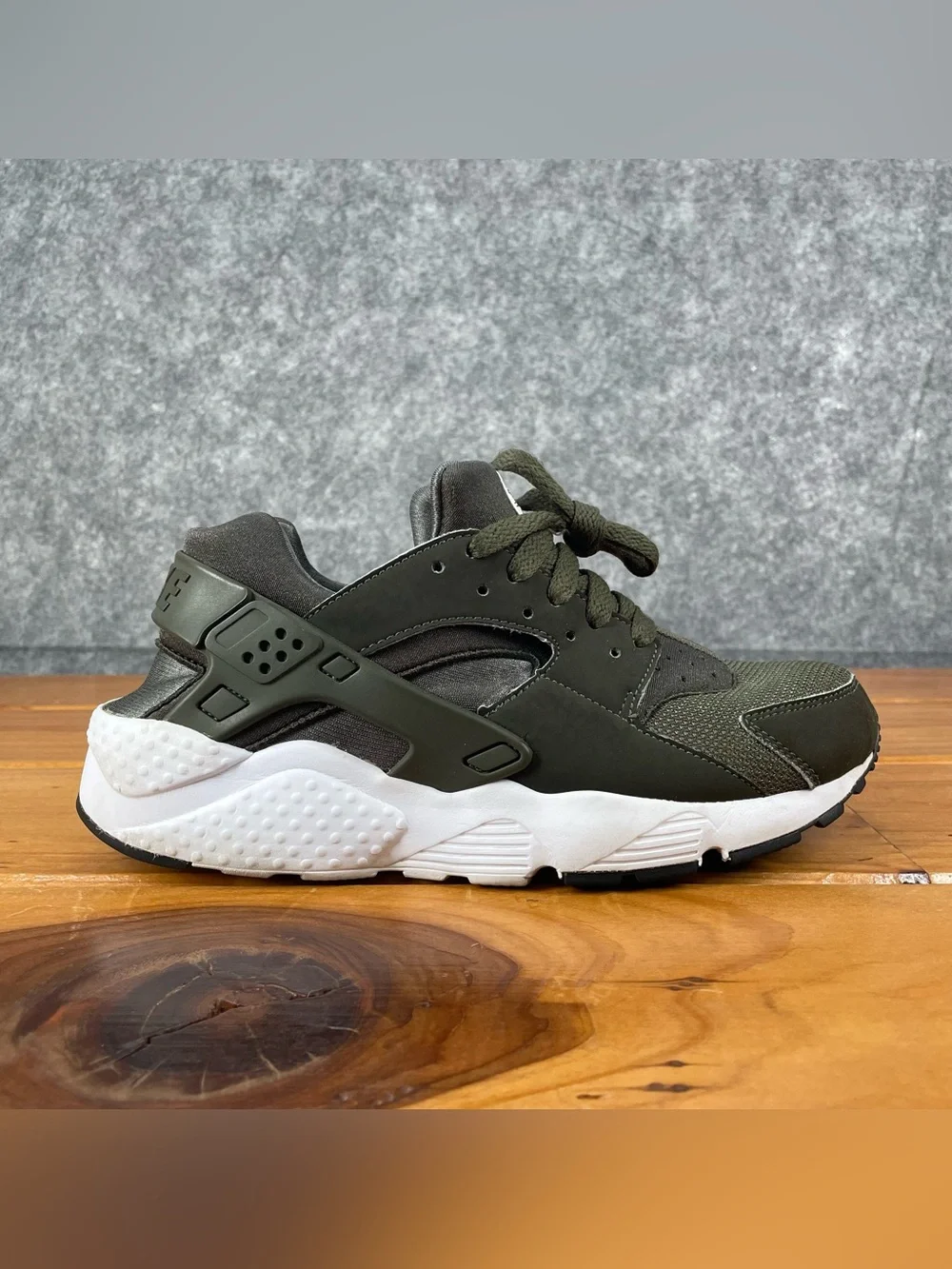 Nike Air Huarache Run Cargo Khaki Green 654275-301 Kids 6.5Y / Womens ~7 to 7.5